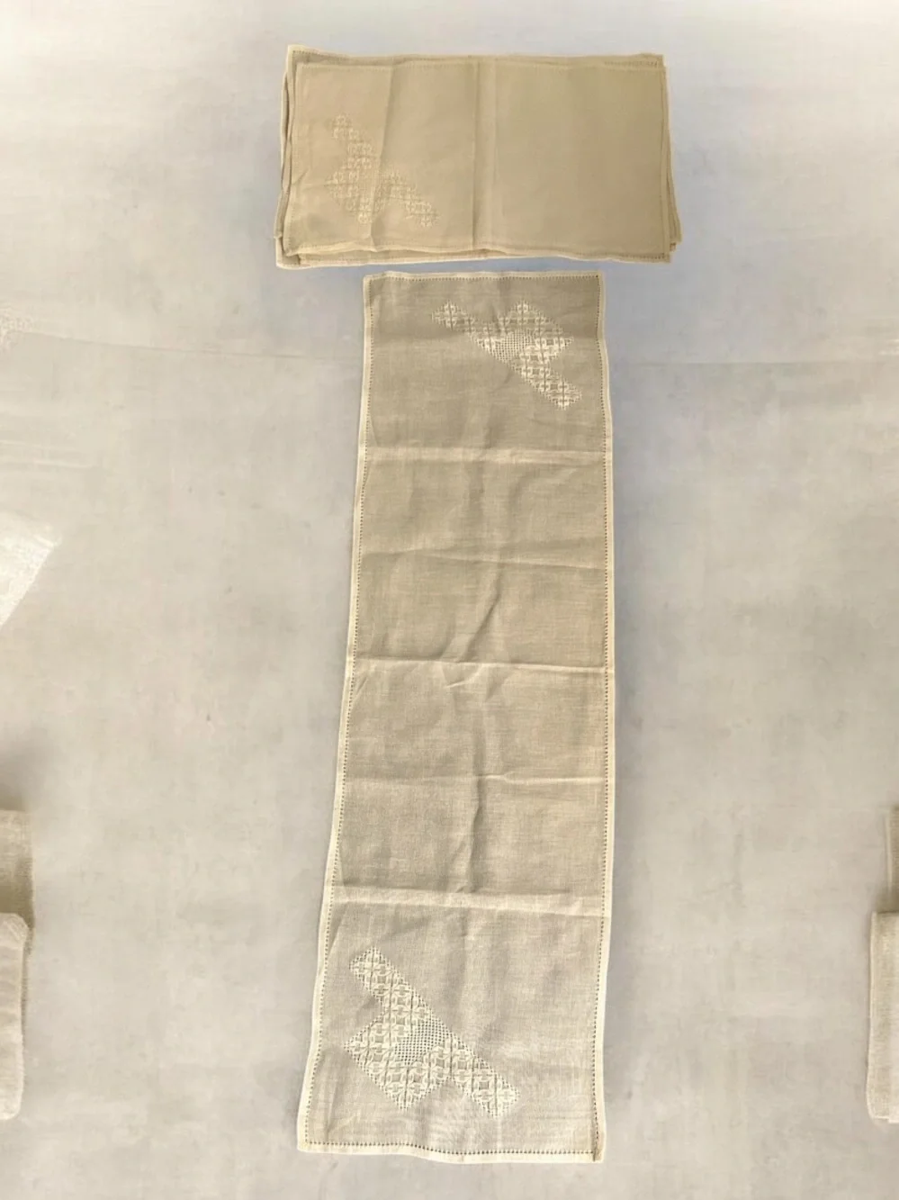 Vintage Linen Hardanger Embroidered Norwegian Runner with 5 Matching Placemat